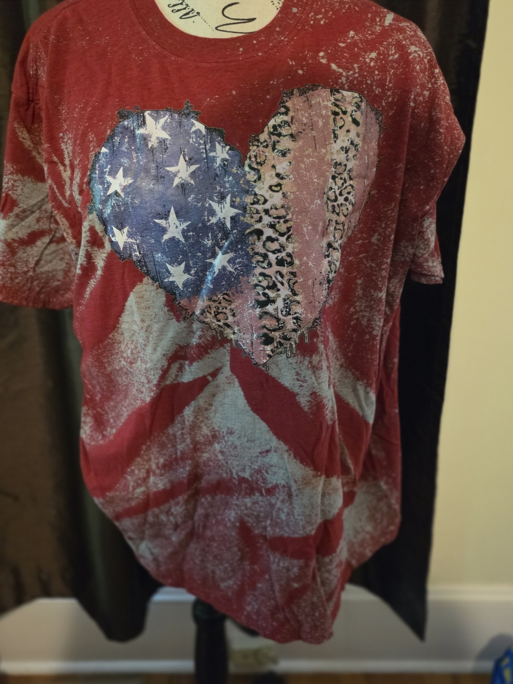 Gildan Red Tee with Star-Spangled & Leopard Heart Graphic XL
